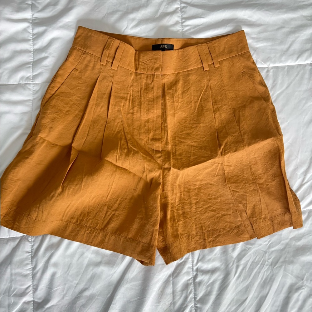 Women's Tailored Shorts